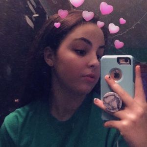 Meet your Posher, Alicia